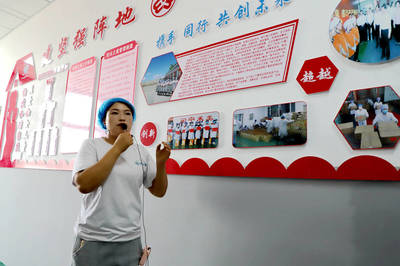 石榴花开 籽籽同心——闽宁禾美扶贫车间的计算机技术培训 绽放更多“水花”的梦想